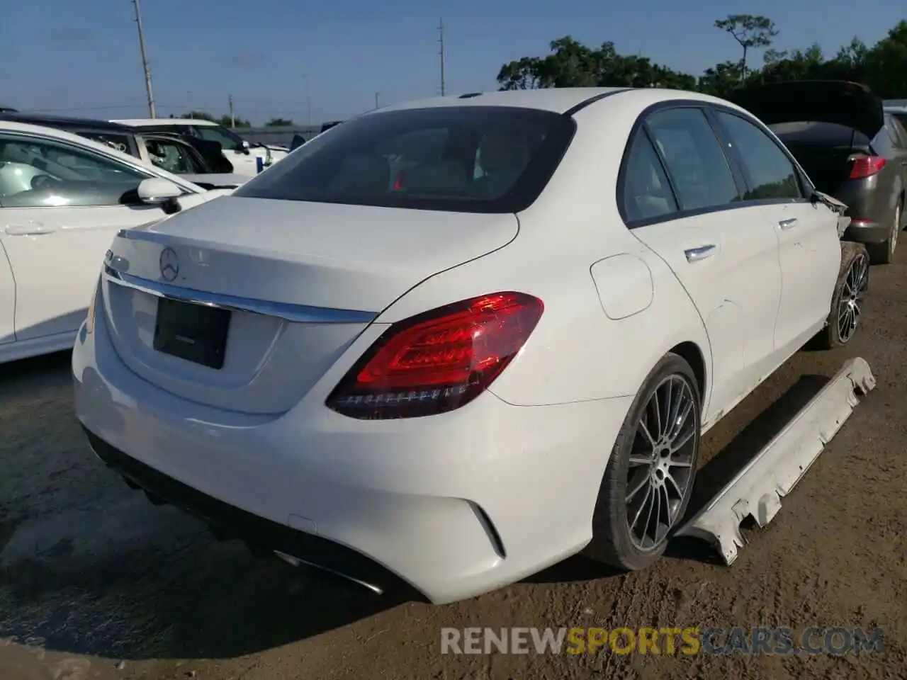 4 Photograph of a damaged car 55SWF8DB8KU297573 MERCEDES-BENZ C-CLASS 2019