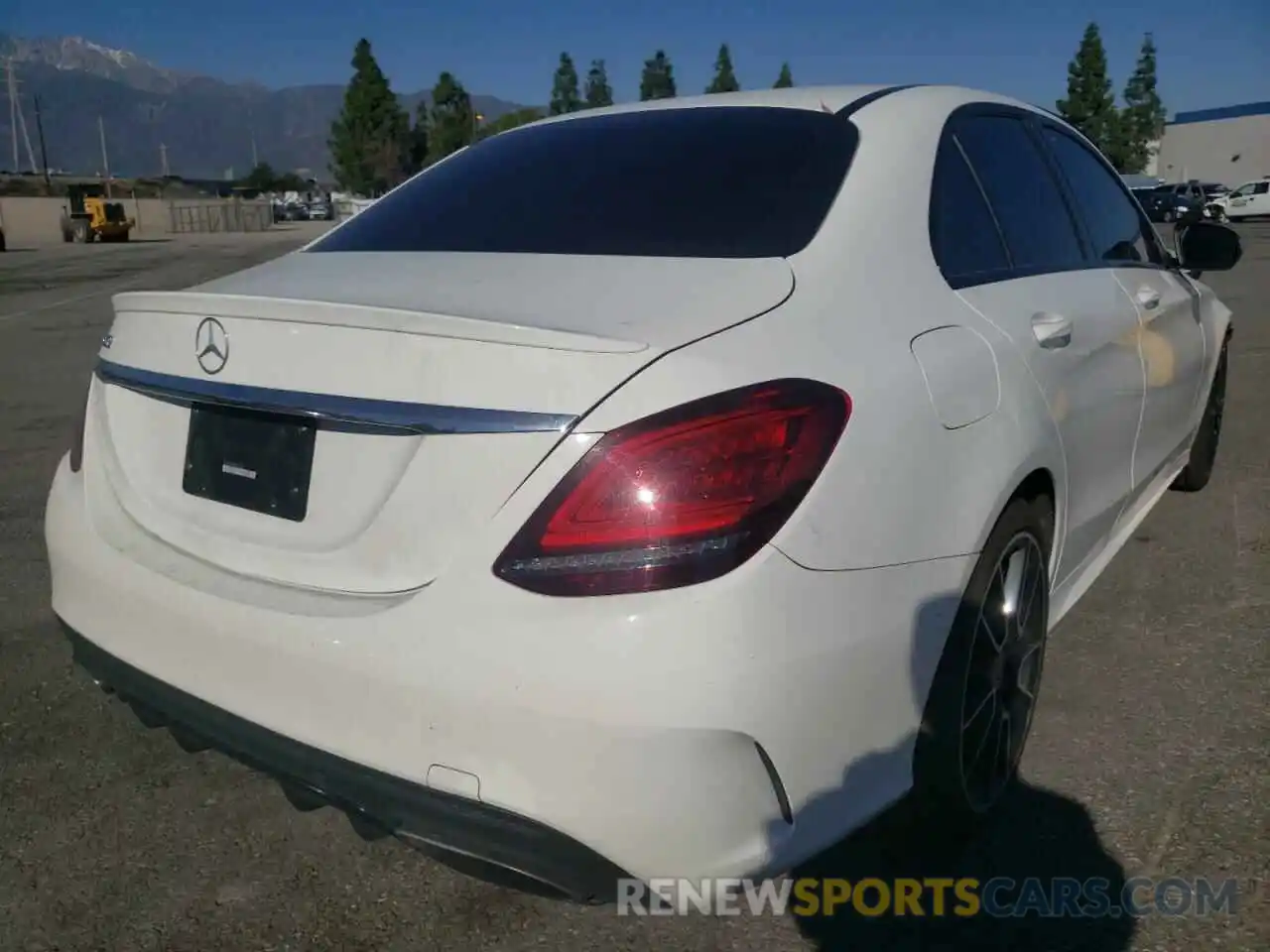 4 Photograph of a damaged car 55SWF8DB8KU300357 MERCEDES-BENZ C-CLASS 2019