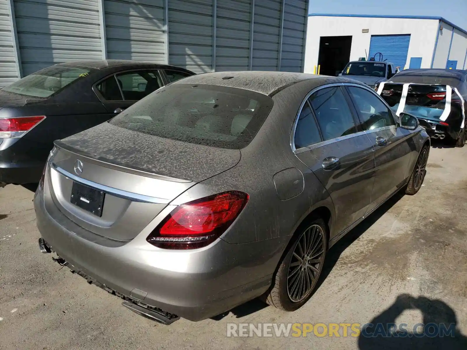 4 Photograph of a damaged car 55SWF8DB8KU300388 MERCEDES-BENZ C CLASS 2019