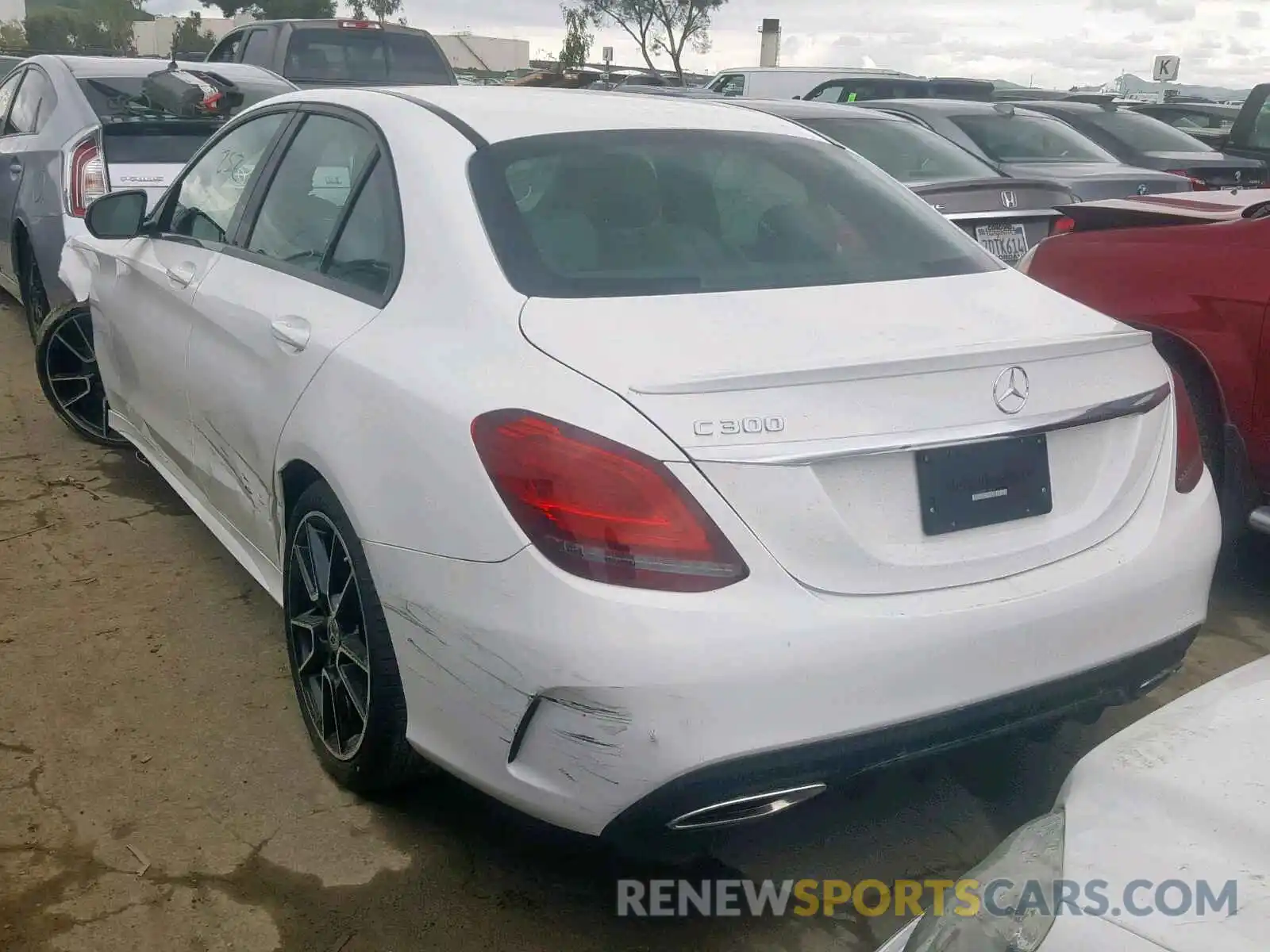 3 Photograph of a damaged car 55SWF8DB8KU300679 MERCEDES-BENZ C CLASS 2019