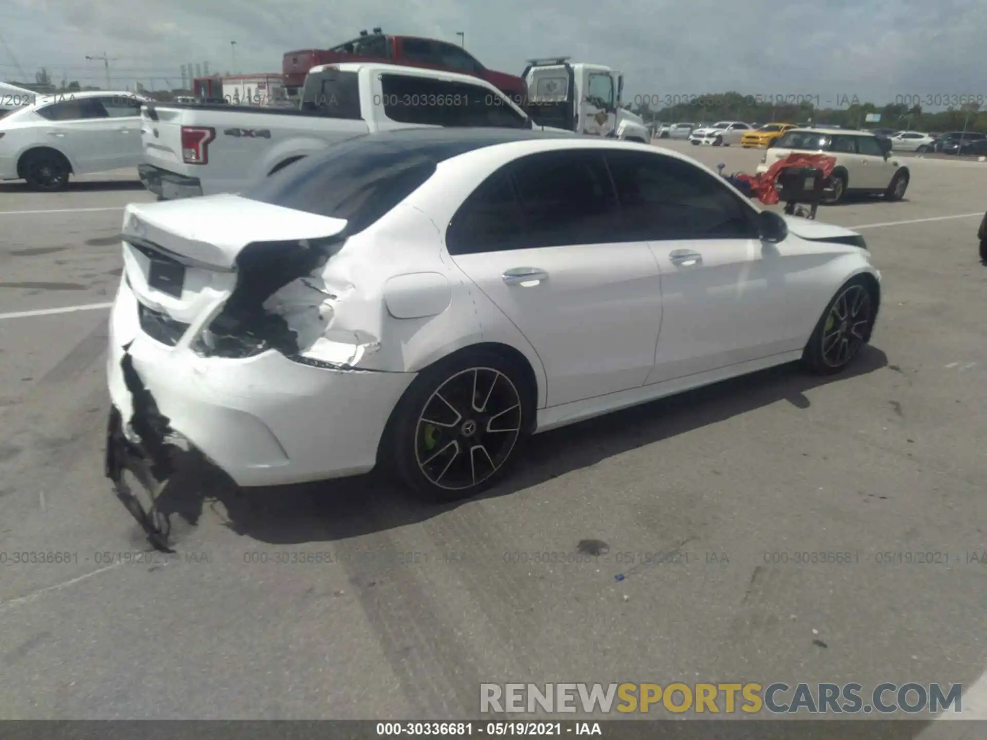 4 Photograph of a damaged car 55SWF8DB8KU316963 MERCEDES-BENZ C-CLASS 2019