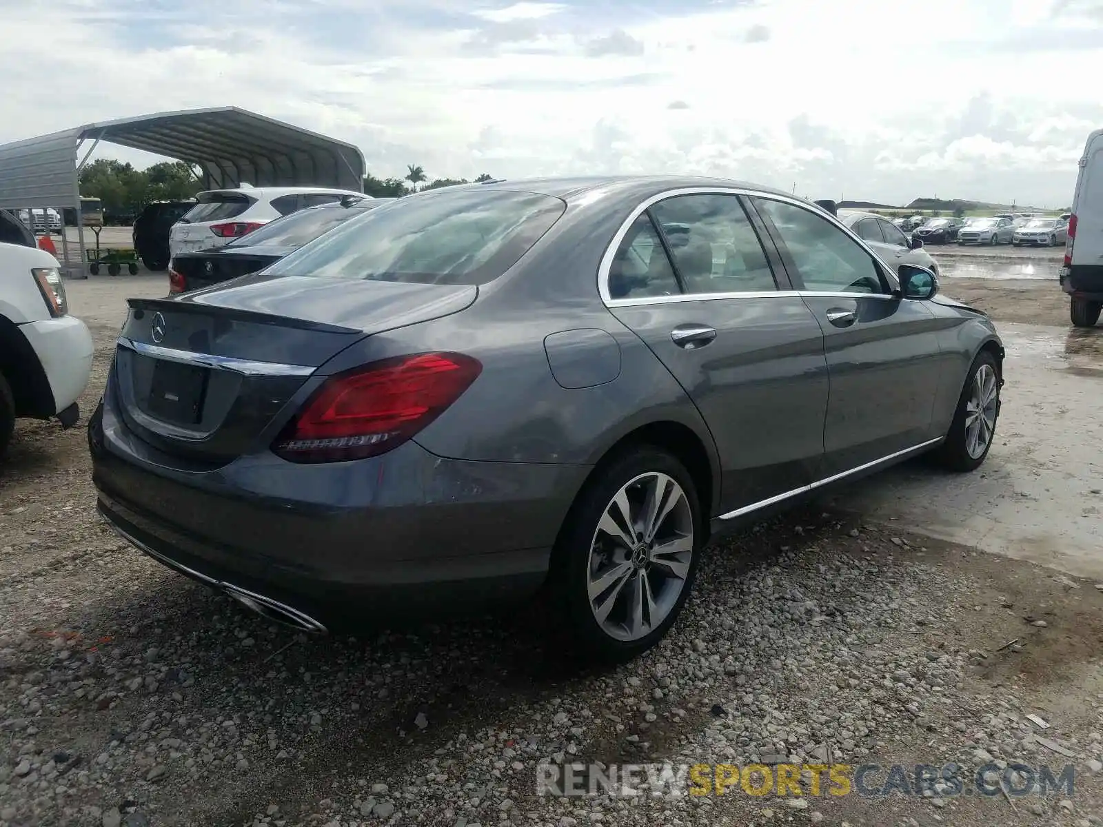 4 Photograph of a damaged car 55SWF8DB8KU319748 MERCEDES-BENZ C CLASS 2019