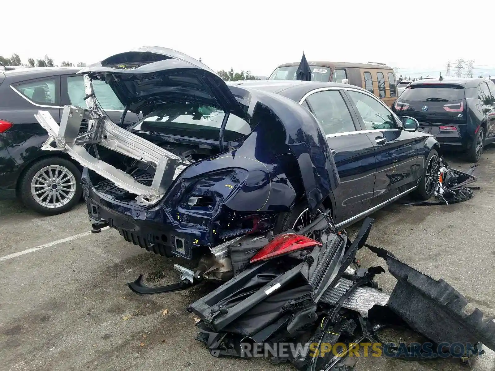 4 Photograph of a damaged car 55SWF8DB9KU284041 MERCEDES-BENZ C CLASS 2019