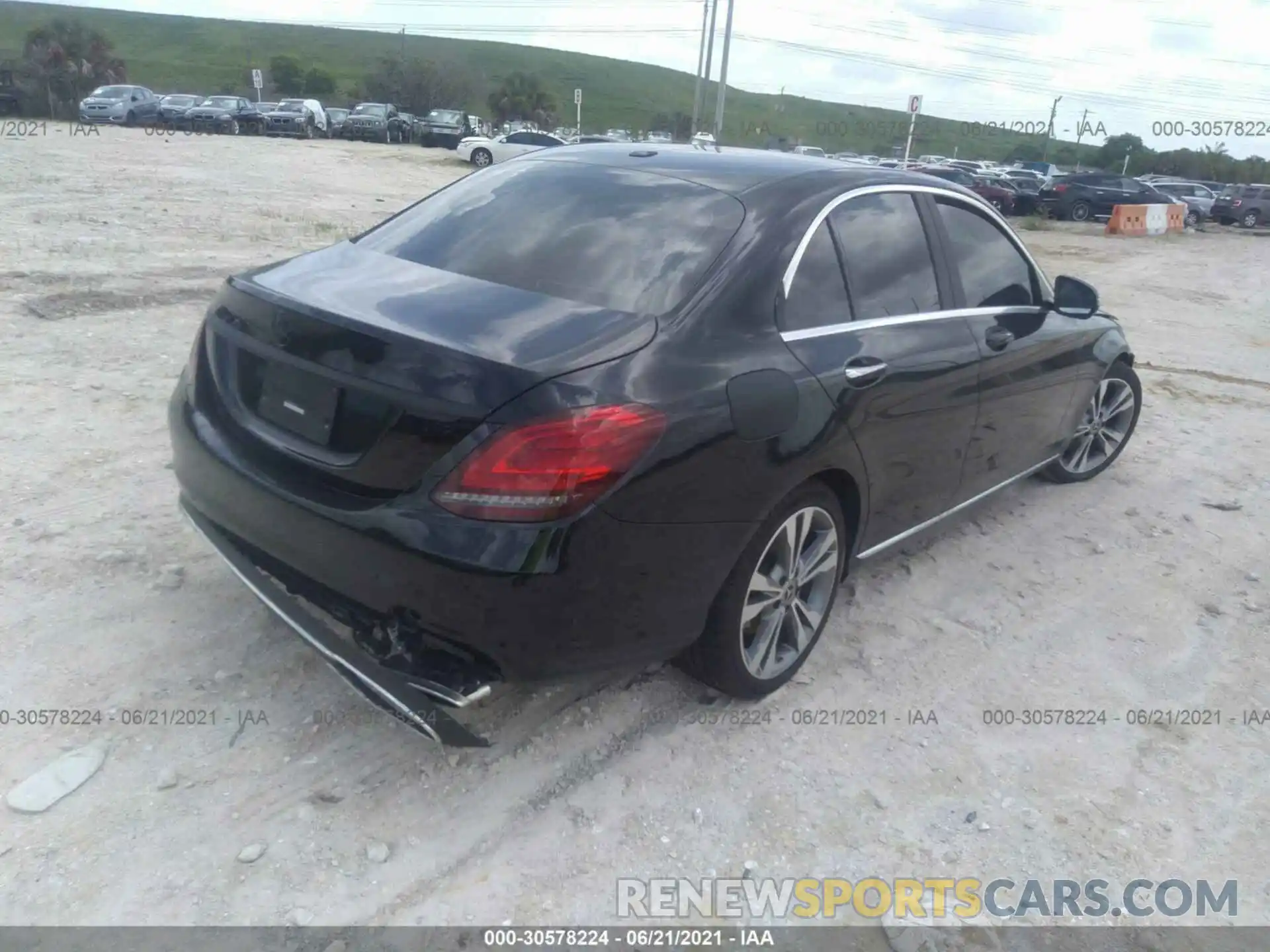 4 Photograph of a damaged car 55SWF8DB9KU287134 MERCEDES-BENZ C-CLASS 2019