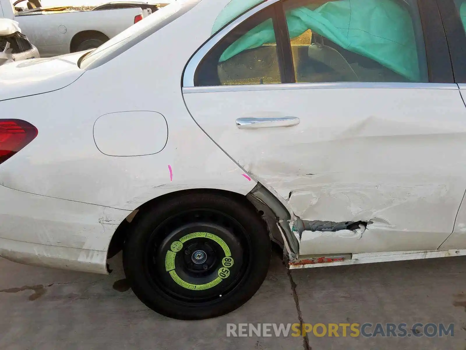 9 Photograph of a damaged car 55SWF8DB9KU288008 MERCEDES-BENZ C CLASS 2019