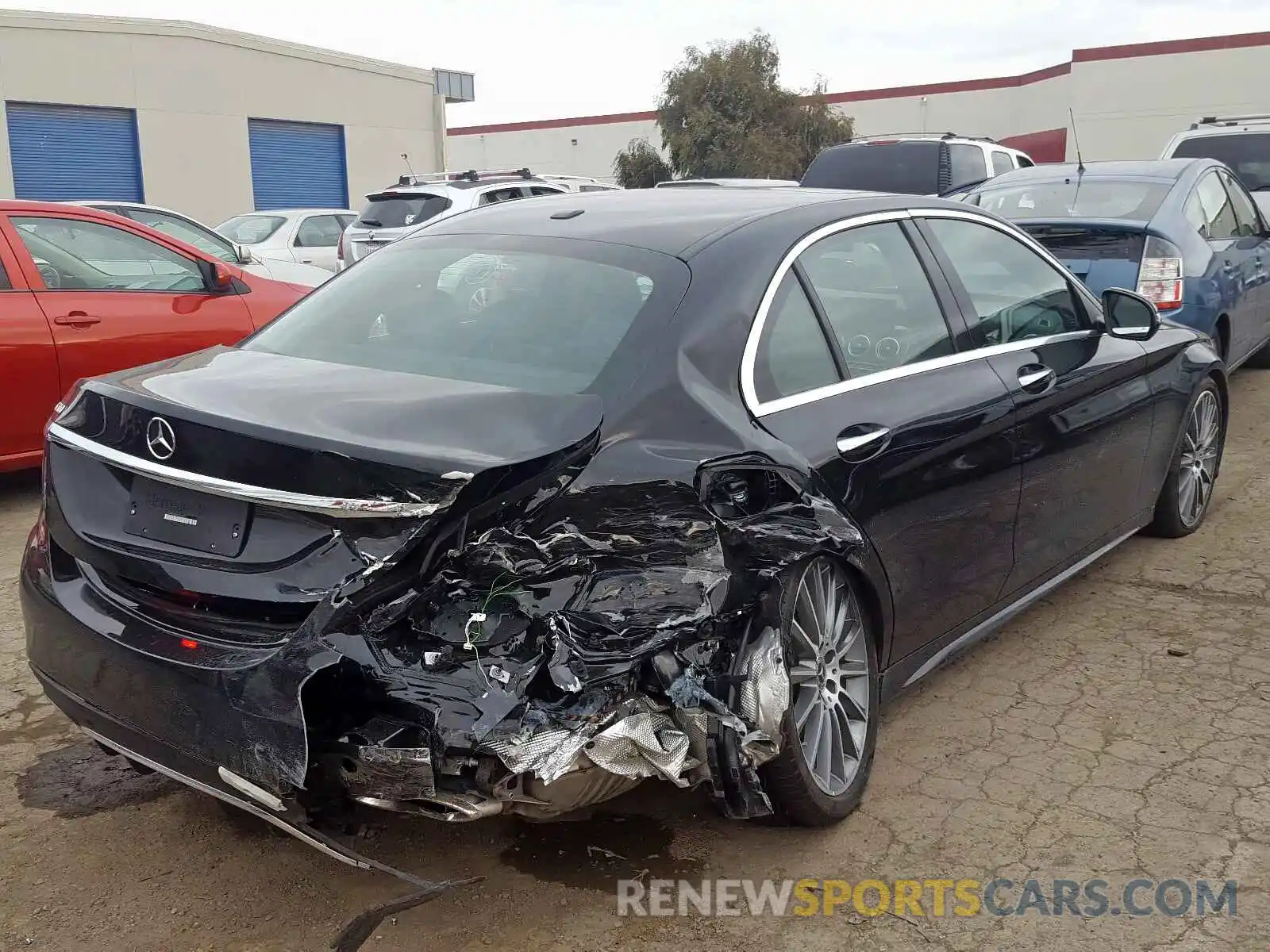 4 Photograph of a damaged car 55SWF8DB9KU290373 MERCEDES-BENZ C CLASS 2019