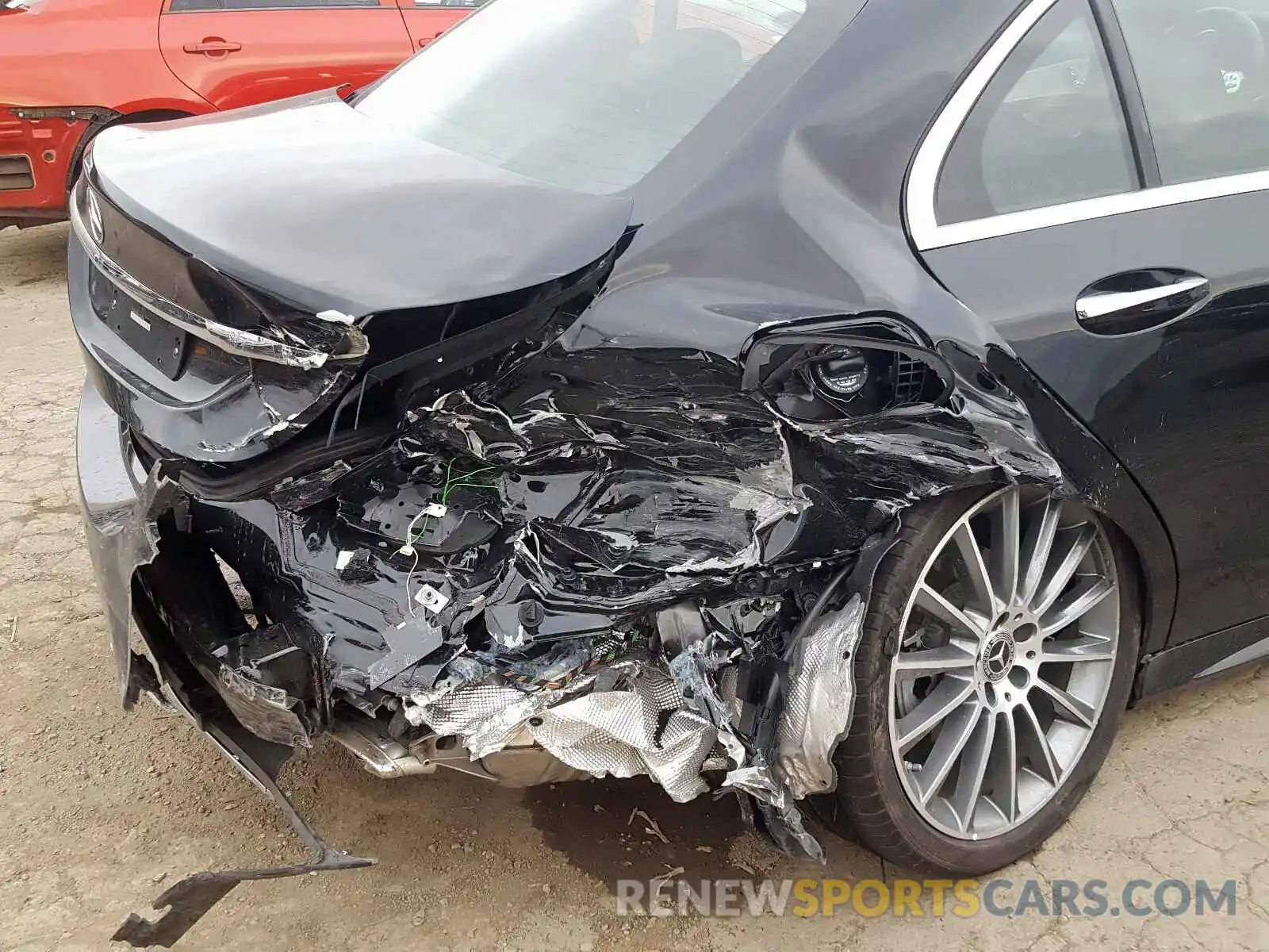 9 Photograph of a damaged car 55SWF8DB9KU290373 MERCEDES-BENZ C CLASS 2019