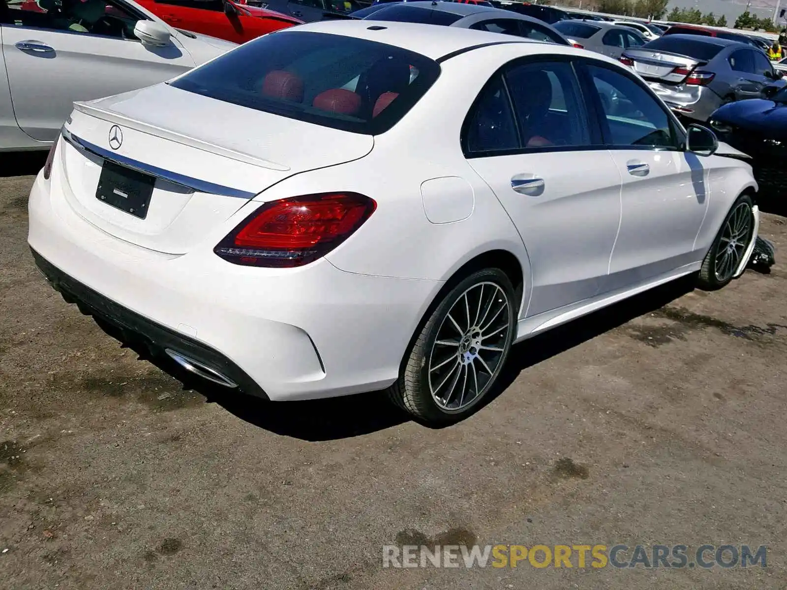 4 Photograph of a damaged car 55SWF8DB9KU293967 MERCEDES-BENZ C CLASS 2019