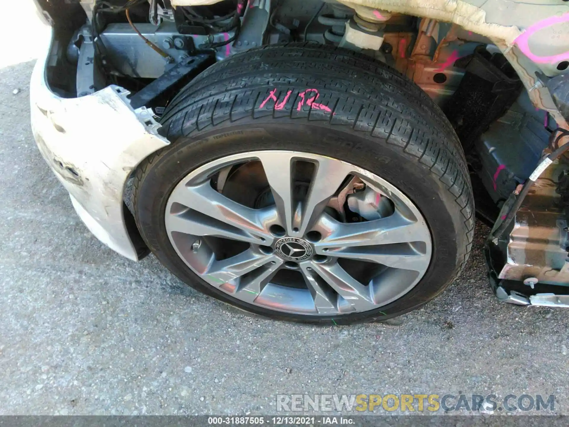 12 Photograph of a damaged car 55SWF8DB9KU295427 MERCEDES-BENZ C-CLASS 2019