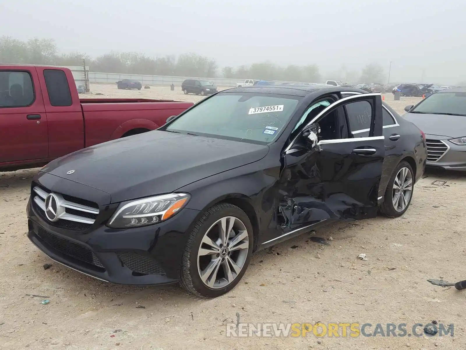 2 Photograph of a damaged car 55SWF8DB9KU295721 MERCEDES-BENZ C CLASS 2019