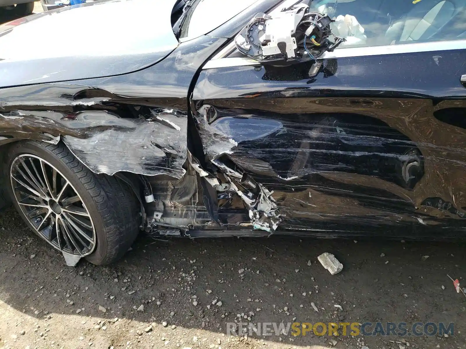 9 Photograph of a damaged car 55SWF8DB9KU297453 MERCEDES-BENZ C CLASS 2019