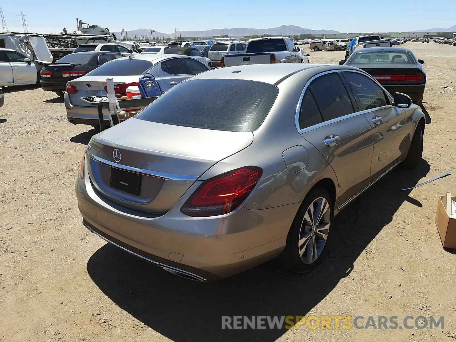 4 Photograph of a damaged car 55SWF8DB9KU300142 MERCEDES-BENZ C CLASS 2019