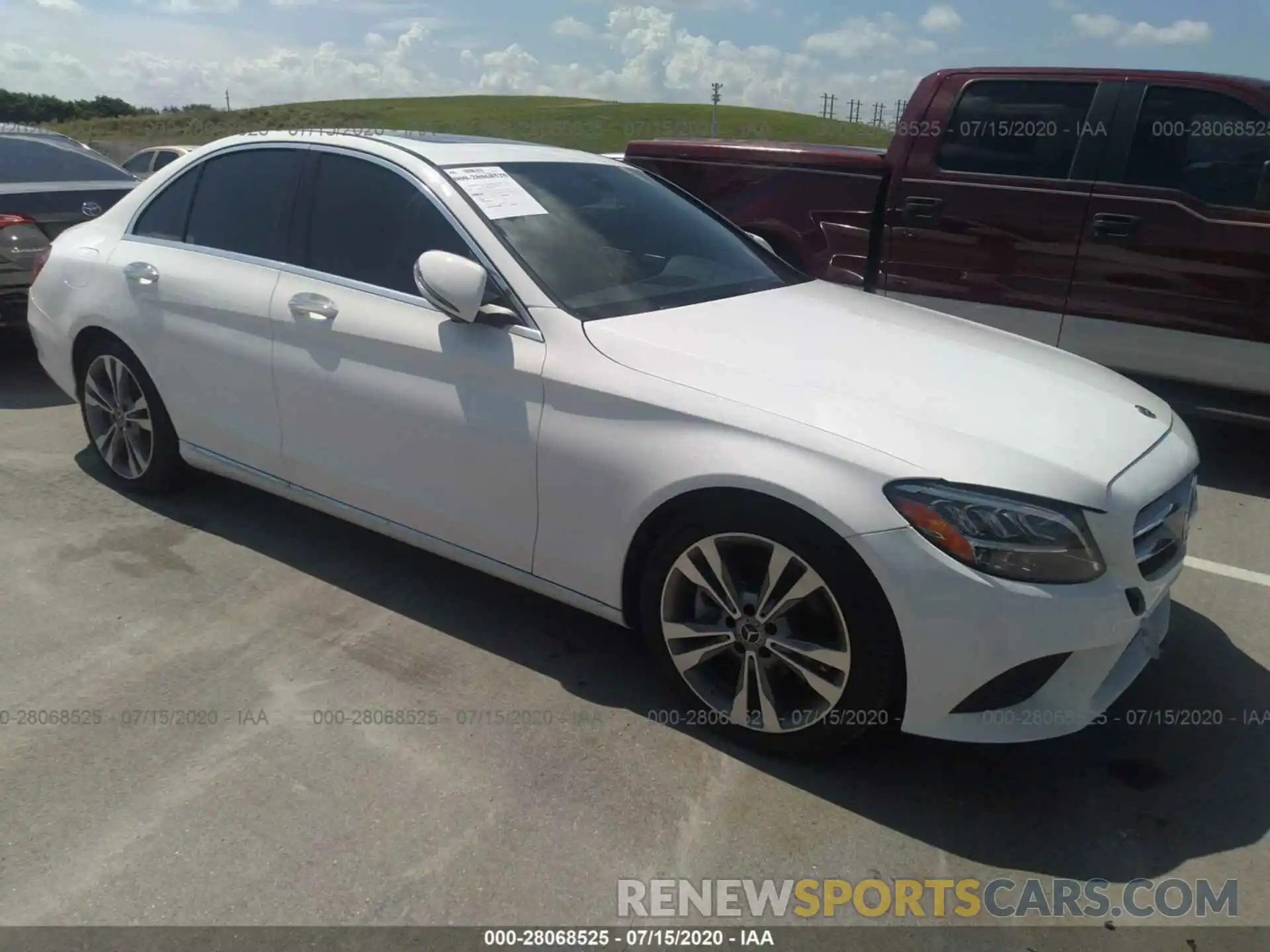 1 Photograph of a damaged car 55SWF8DB9KU301338 MERCEDES-BENZ C-CLASS 2019