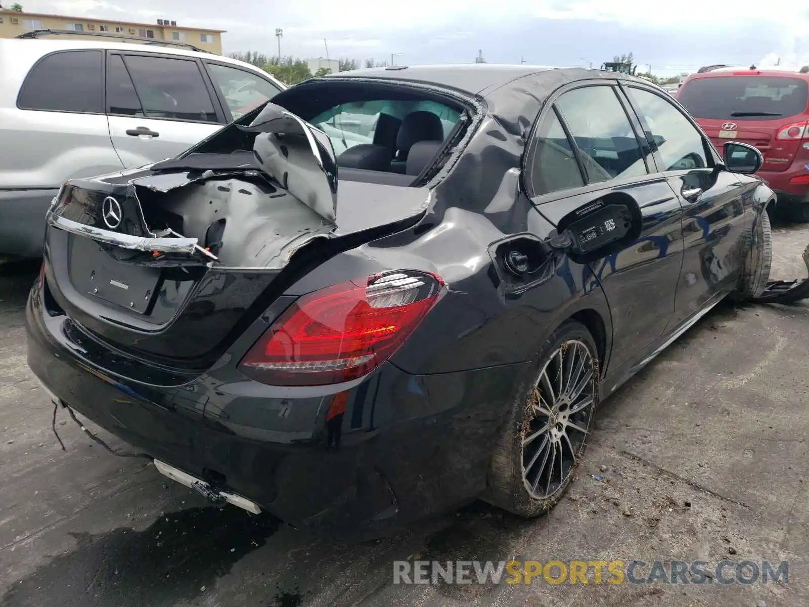 4 Photograph of a damaged car 55SWF8DB9KU303557 MERCEDES-BENZ C-CLASS 2019