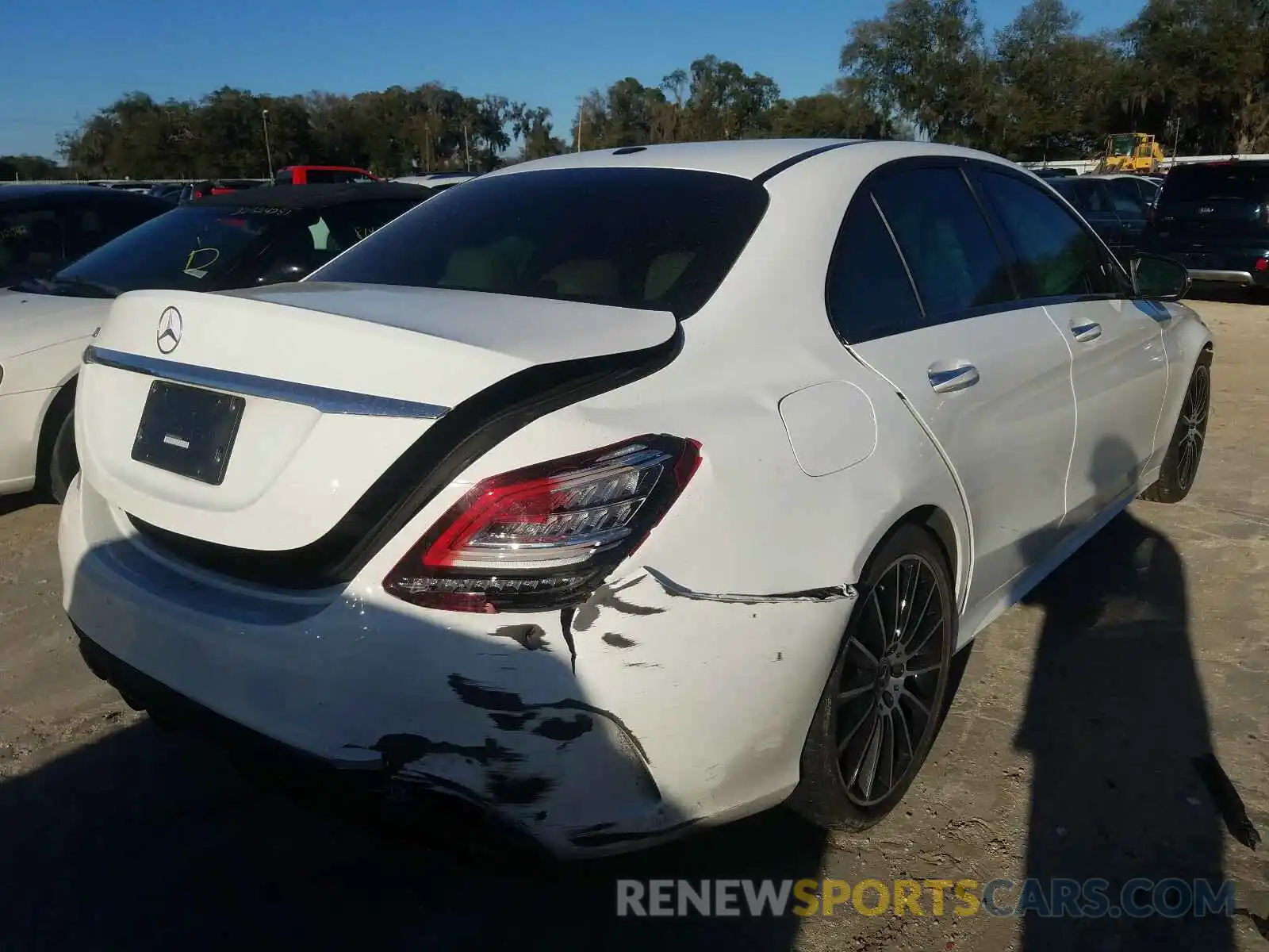 4 Photograph of a damaged car 55SWF8DB9KU303994 MERCEDES-BENZ C CLASS 2019