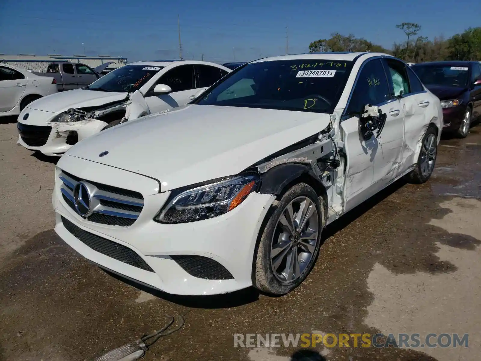 2 Photograph of a damaged car 55SWF8DB9KU305003 MERCEDES-BENZ C CLASS 2019