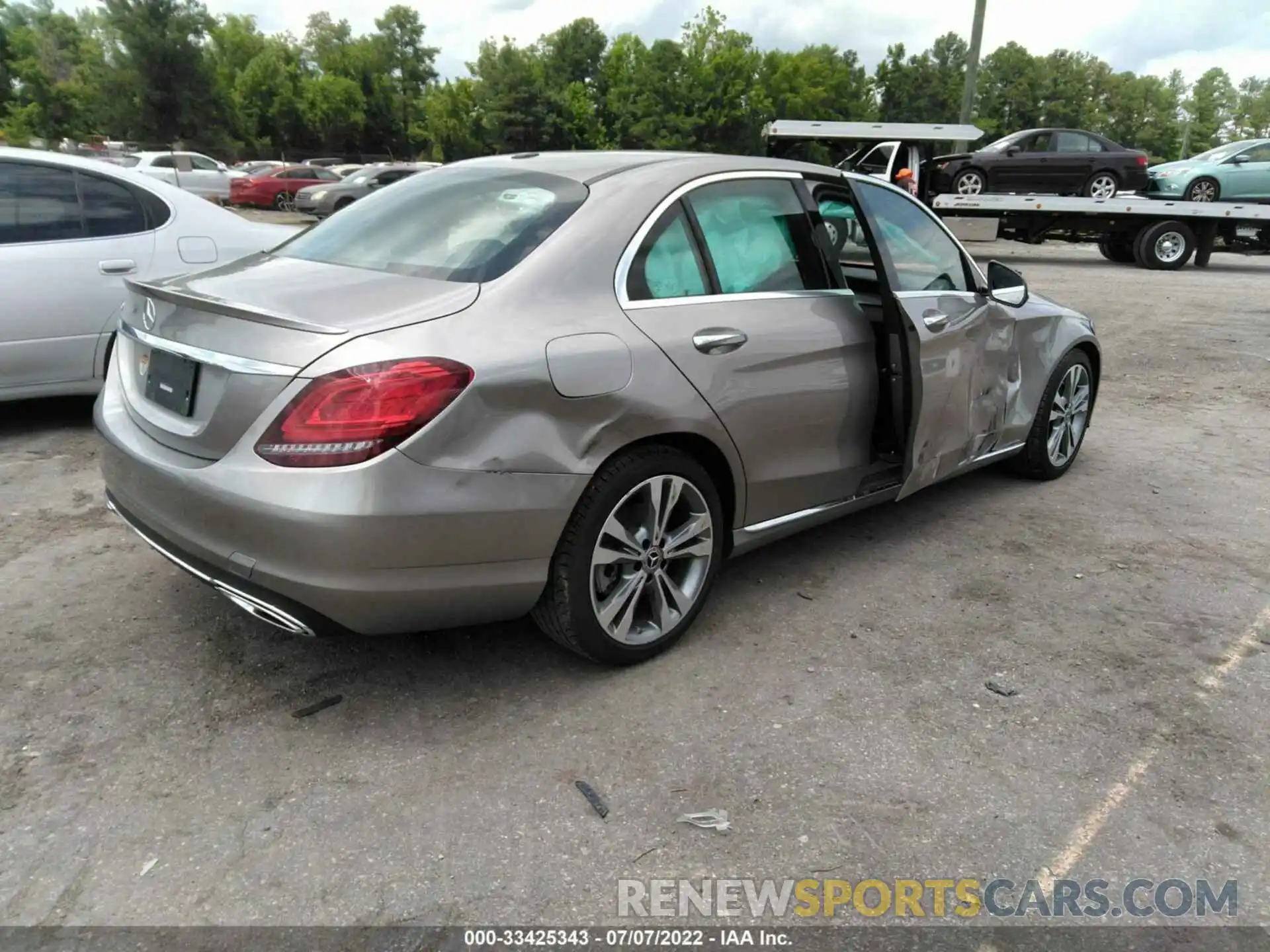 4 Photograph of a damaged car 55SWF8DB9KU315269 MERCEDES-BENZ C-CLASS 2019