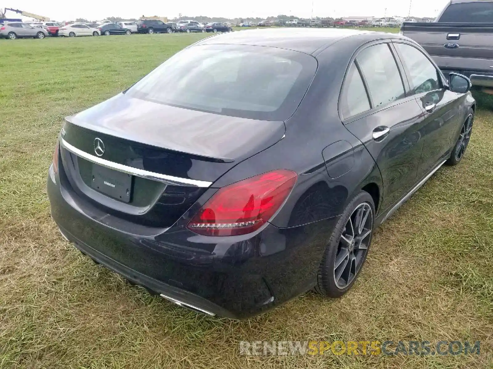 4 Photograph of a damaged car 55SWF8DB9KU317104 MERCEDES-BENZ C CLASS 2019