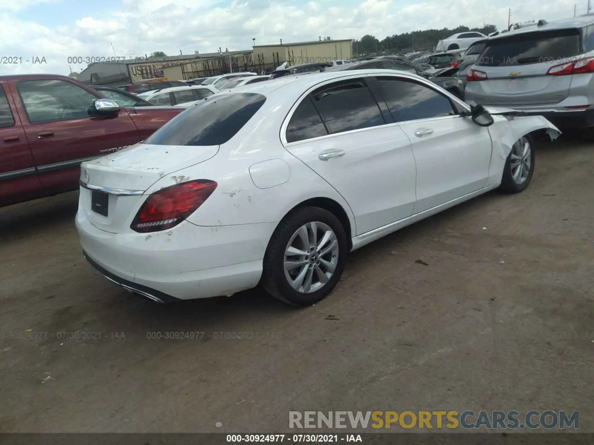 4 Photograph of a damaged car 55SWF8DB9KU322089 MERCEDES-BENZ C-CLASS 2019