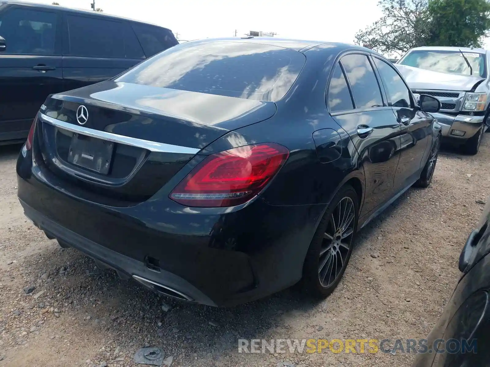 4 Photograph of a damaged car 55SWF8DBXKU283612 MERCEDES-BENZ C CLASS 2019