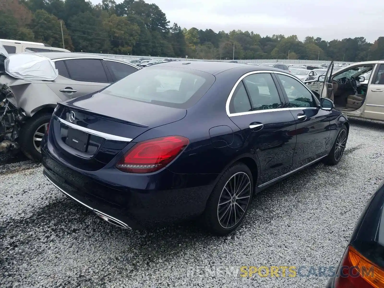 4 Photograph of a damaged car 55SWF8DBXKU284310 MERCEDES-BENZ C CLASS 2019