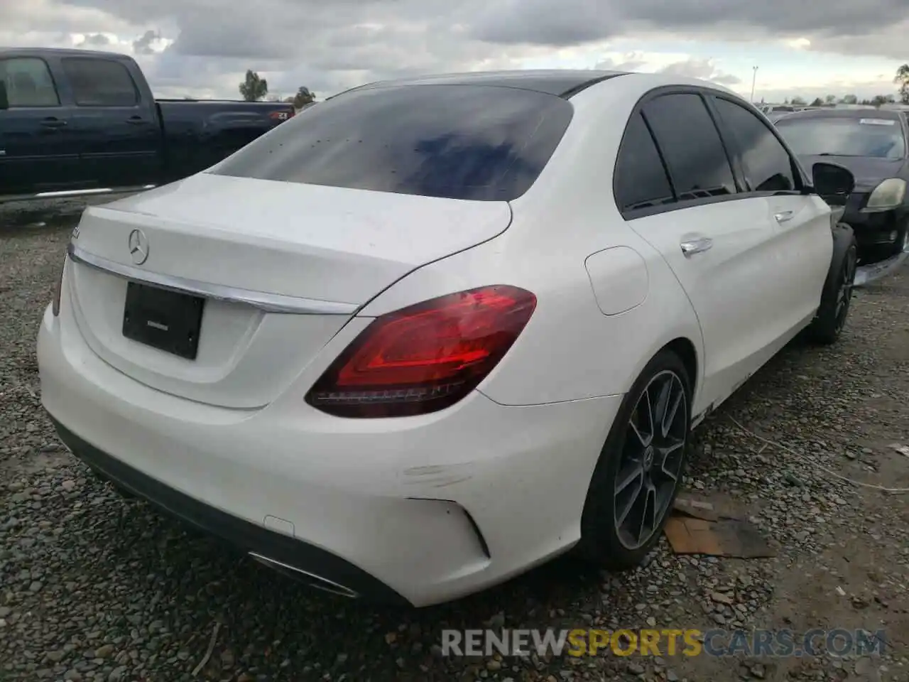 4 Photograph of a damaged car 55SWF8DBXKU285005 MERCEDES-BENZ C-CLASS 2019