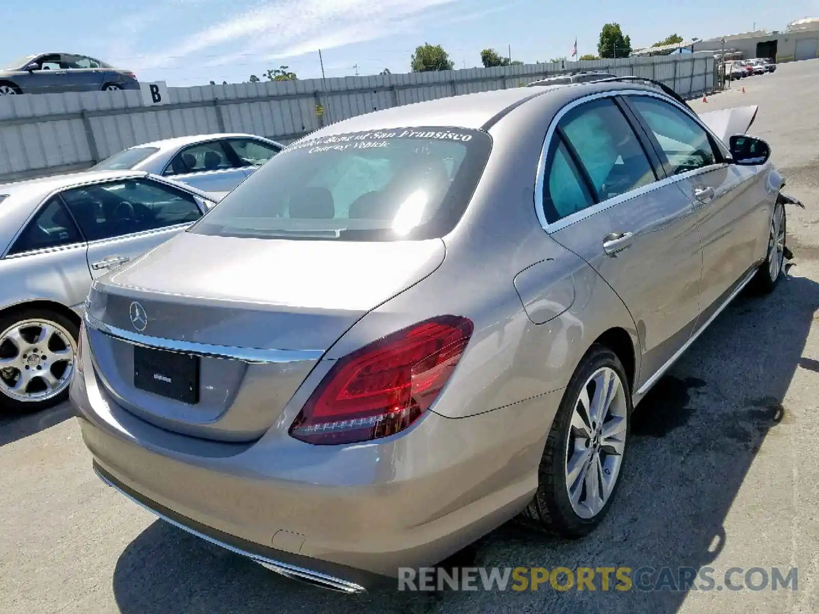 4 Photograph of a damaged car 55SWF8DBXKU292553 MERCEDES-BENZ C CLASS 2019