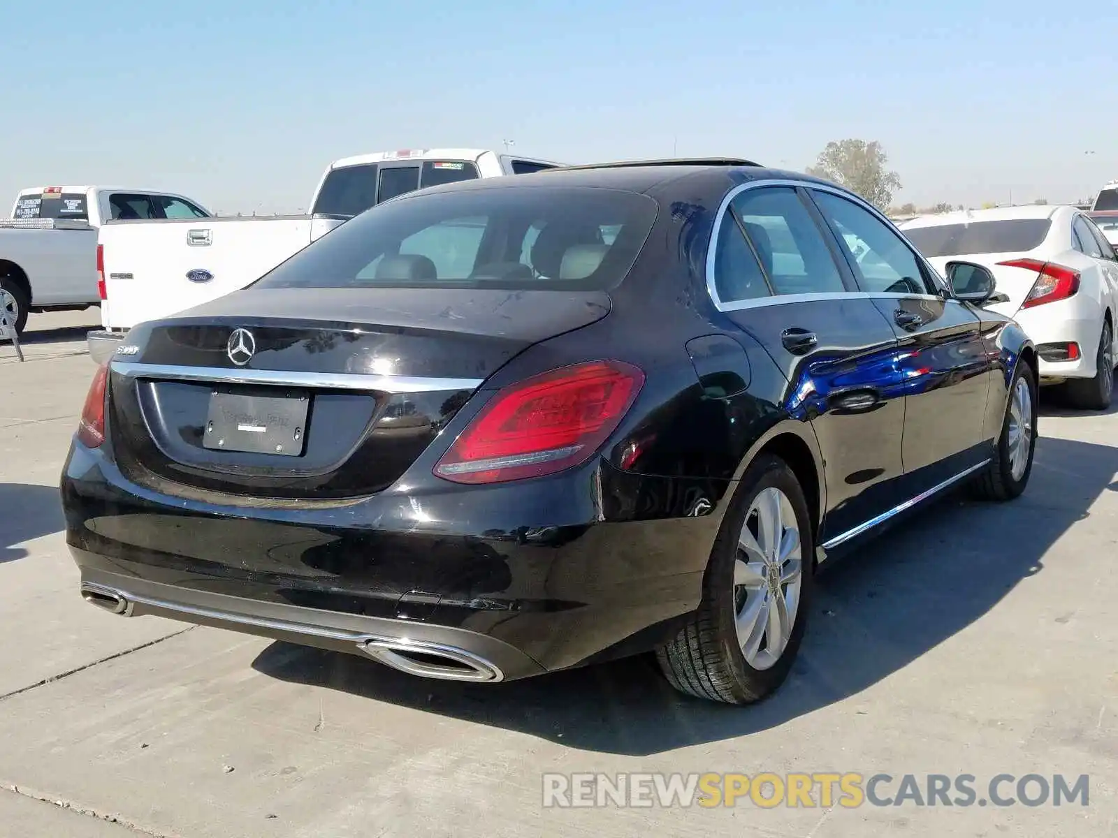 4 Photograph of a damaged car 55SWF8DBXKU294769 MERCEDES-BENZ C CLASS 2019