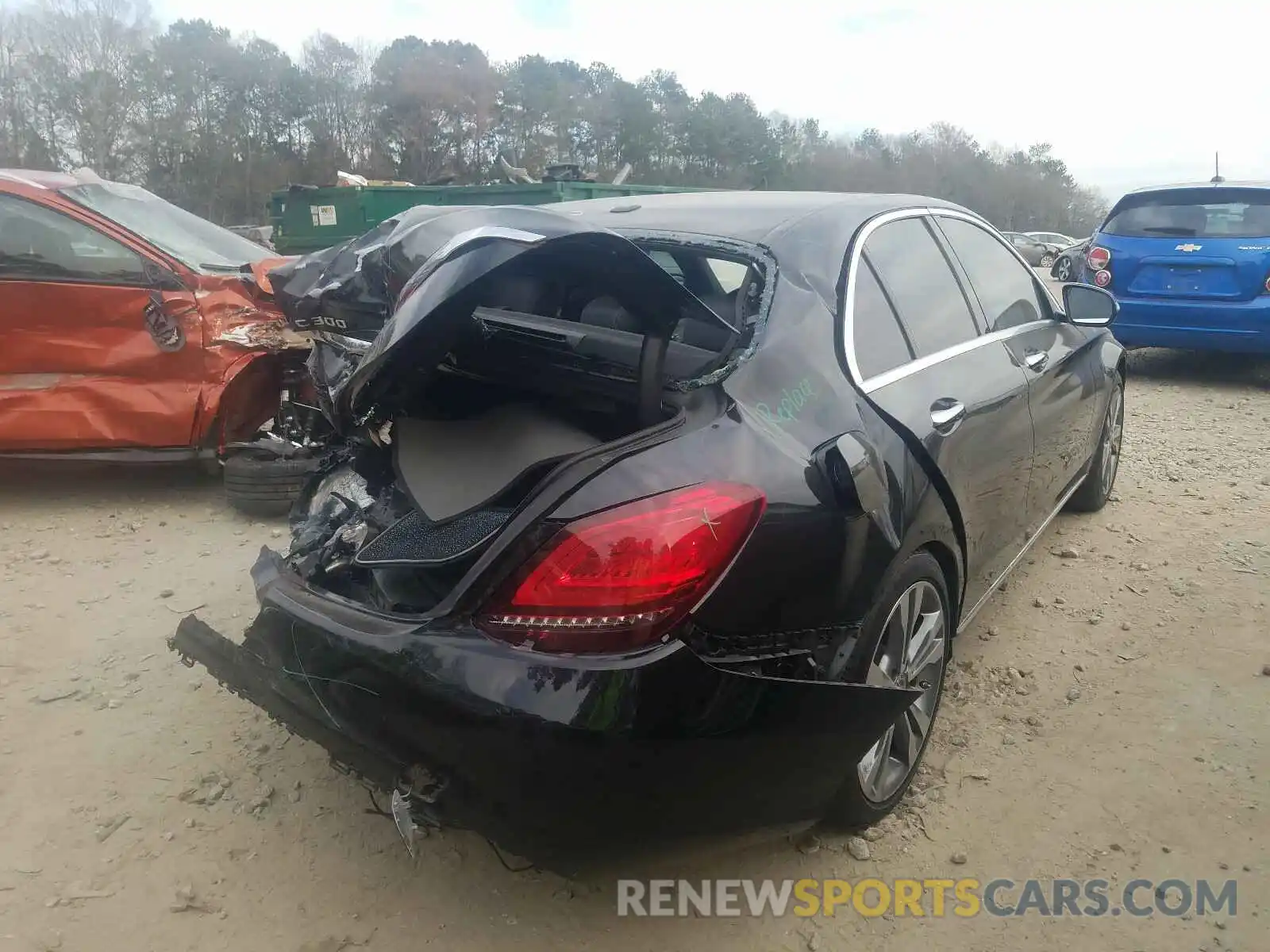 4 Photograph of a damaged car 55SWF8DBXKU296263 MERCEDES-BENZ C-CLASS 2019