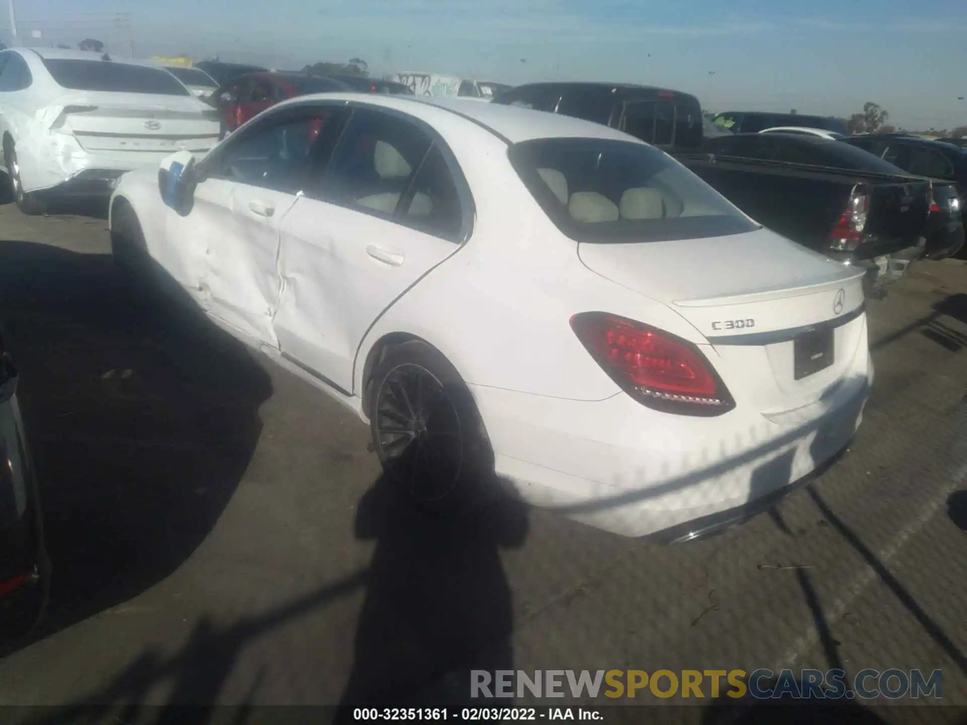 3 Photograph of a damaged car 55SWF8DBXKU299664 MERCEDES-BENZ C-CLASS 2019