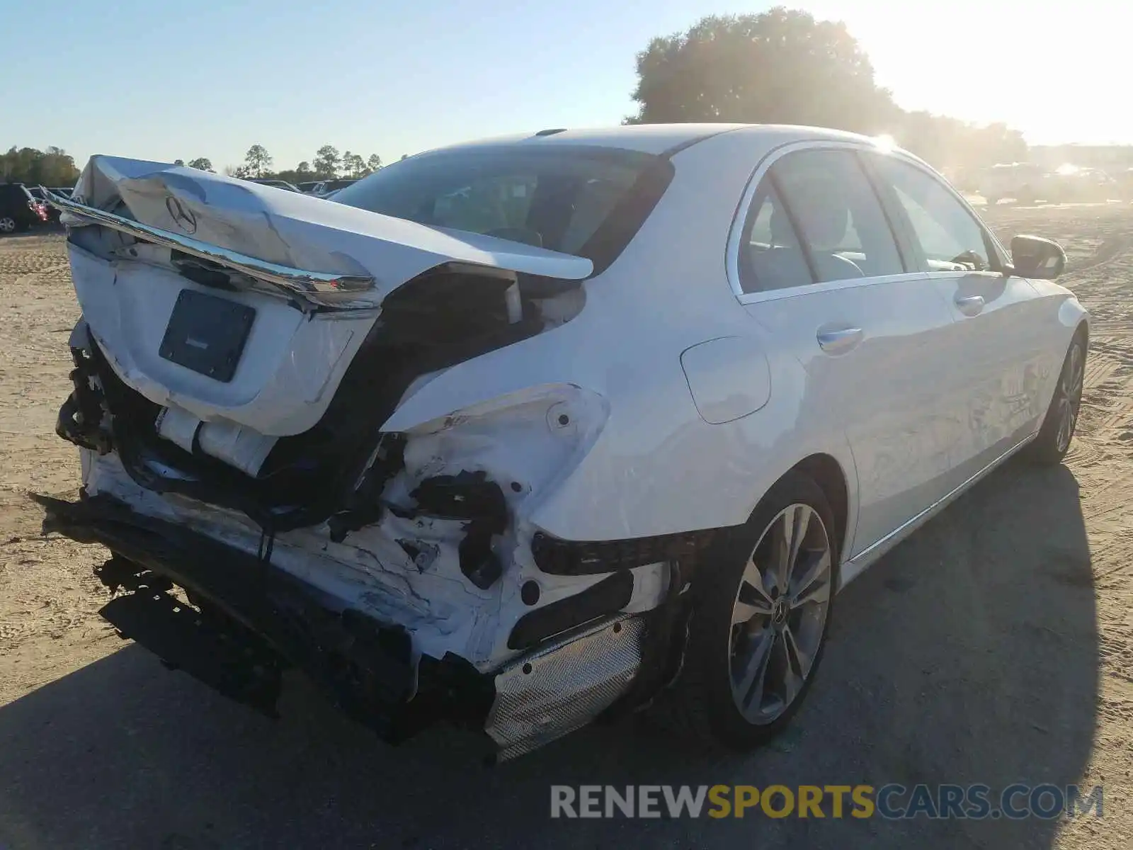 4 Photograph of a damaged car 55SWF8DBXKU303678 MERCEDES-BENZ C CLASS 2019