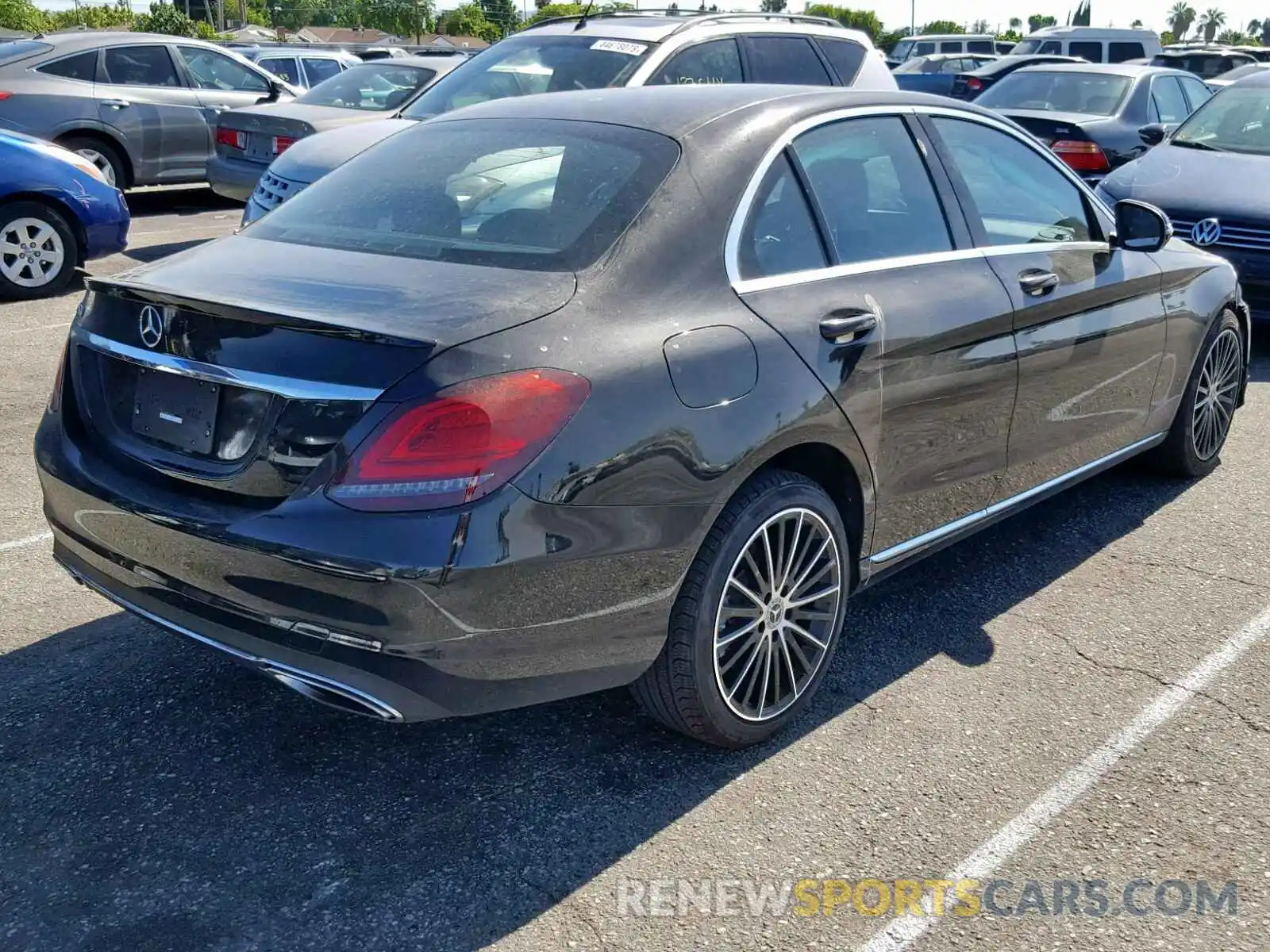 4 Photograph of a damaged car 55SWF8DBXKU305267 MERCEDES-BENZ C CLASS 2019