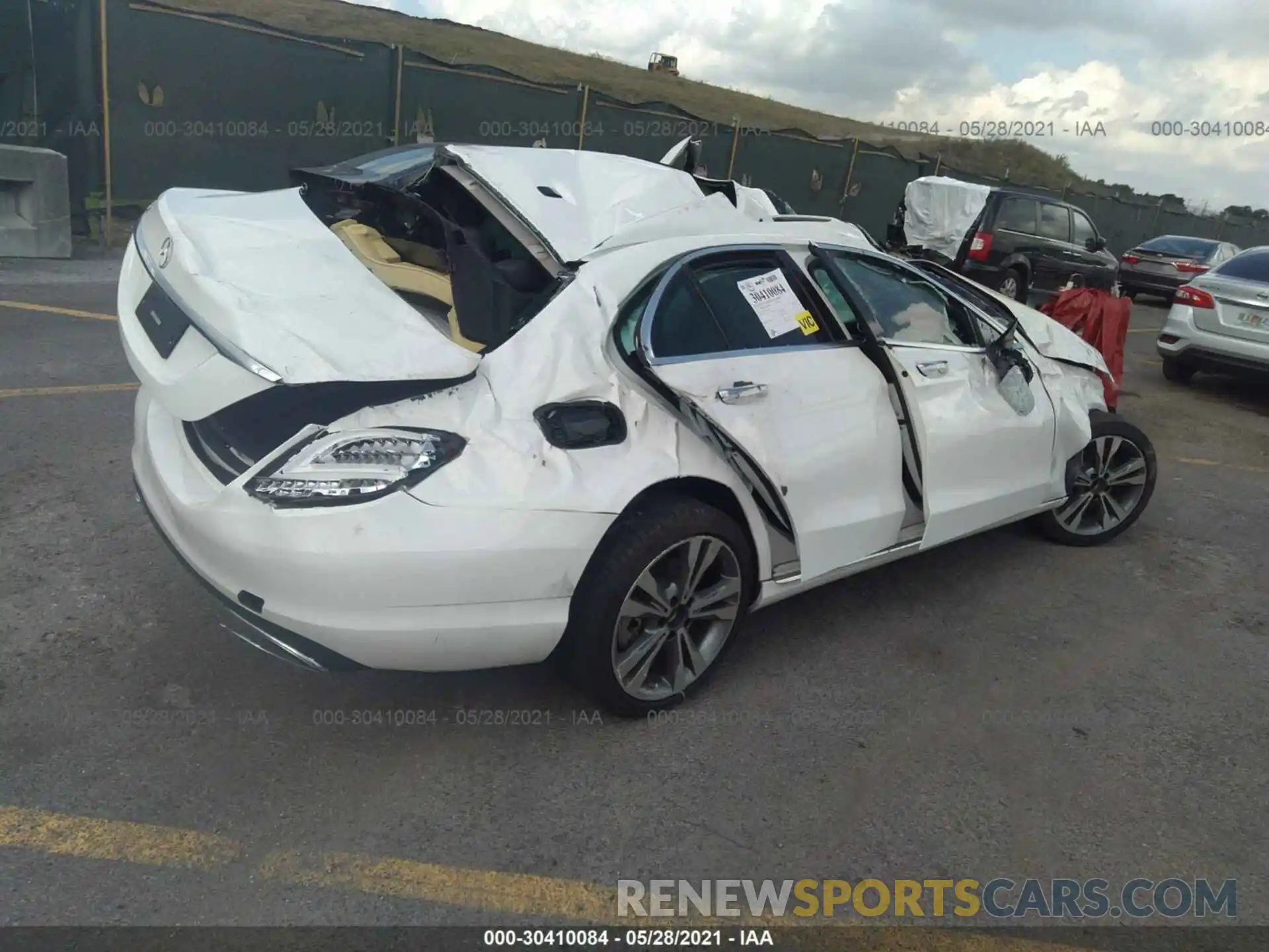 4 Photograph of a damaged car 55SWF8DBXKU311487 MERCEDES-BENZ C-CLASS 2019