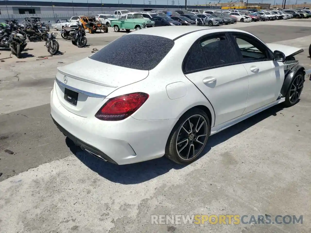 4 Photograph of a damaged car 55SWF8DBXKU313269 MERCEDES-BENZ C-CLASS 2019