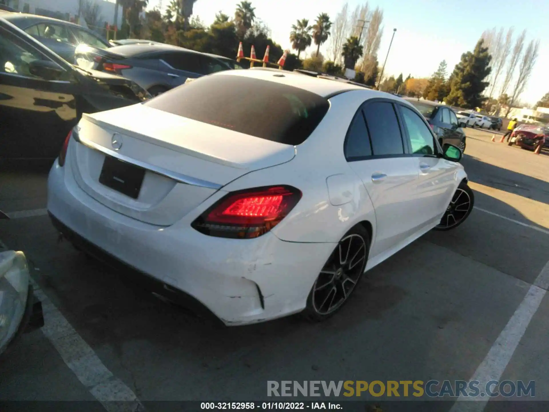 4 Photograph of a damaged car 55SWF8DBXKU314860 MERCEDES-BENZ C-CLASS 2019