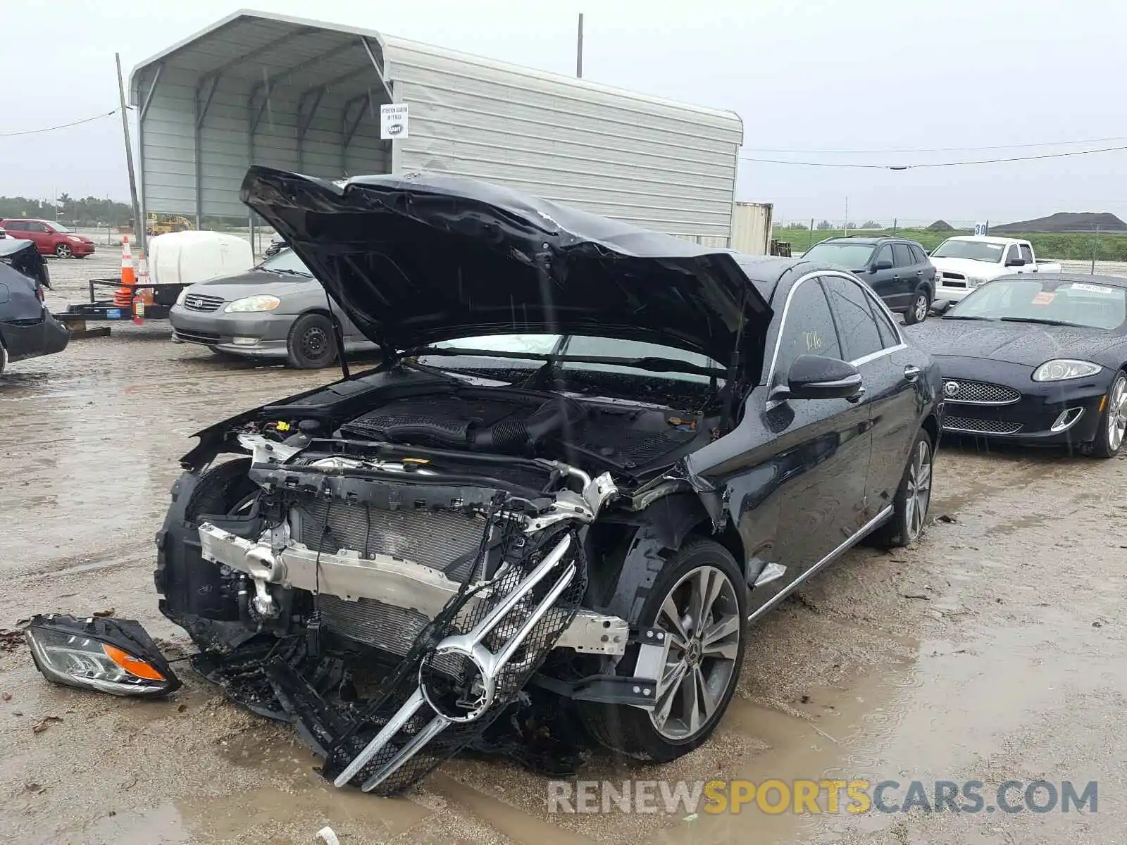 2 Photograph of a damaged car 55SWF8DBXKU318391 MERCEDES-BENZ C CLASS 2019