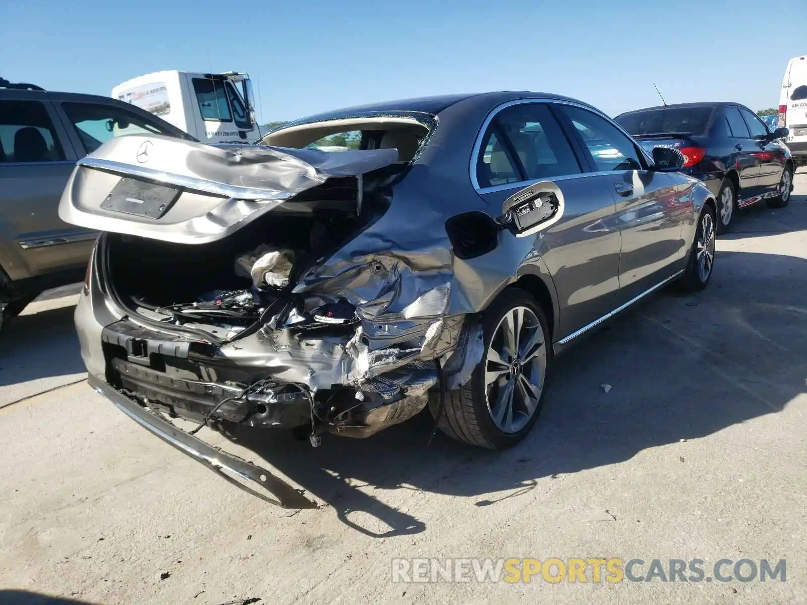 4 Фотография поврежденного автомобиля 55SWF8DBXKU322263 MERCEDES-BENZ C CLASS 2019