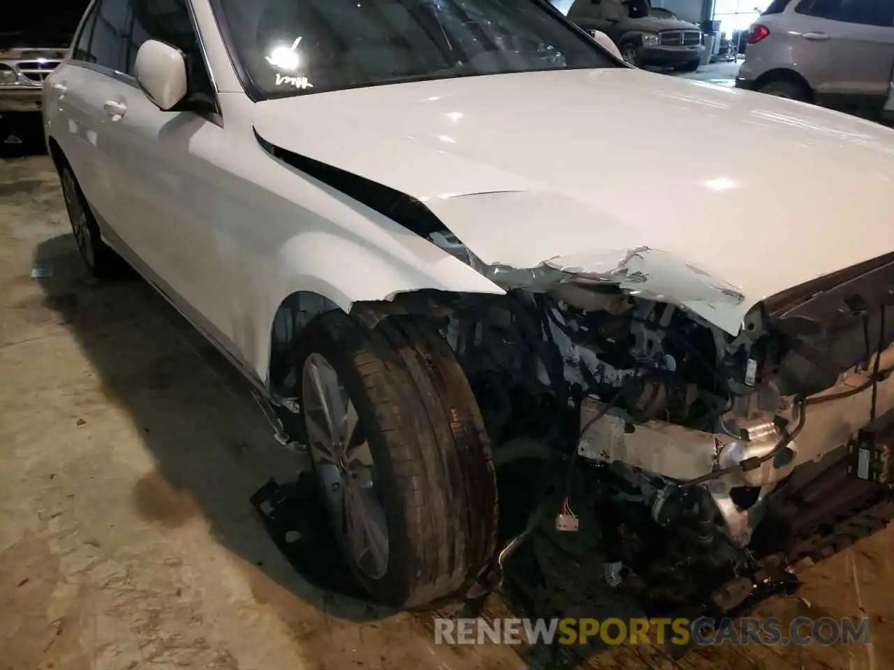 9 Photograph of a damaged car 55SWF8EB0KU291474 MERCEDES-BENZ C-CLASS 2019