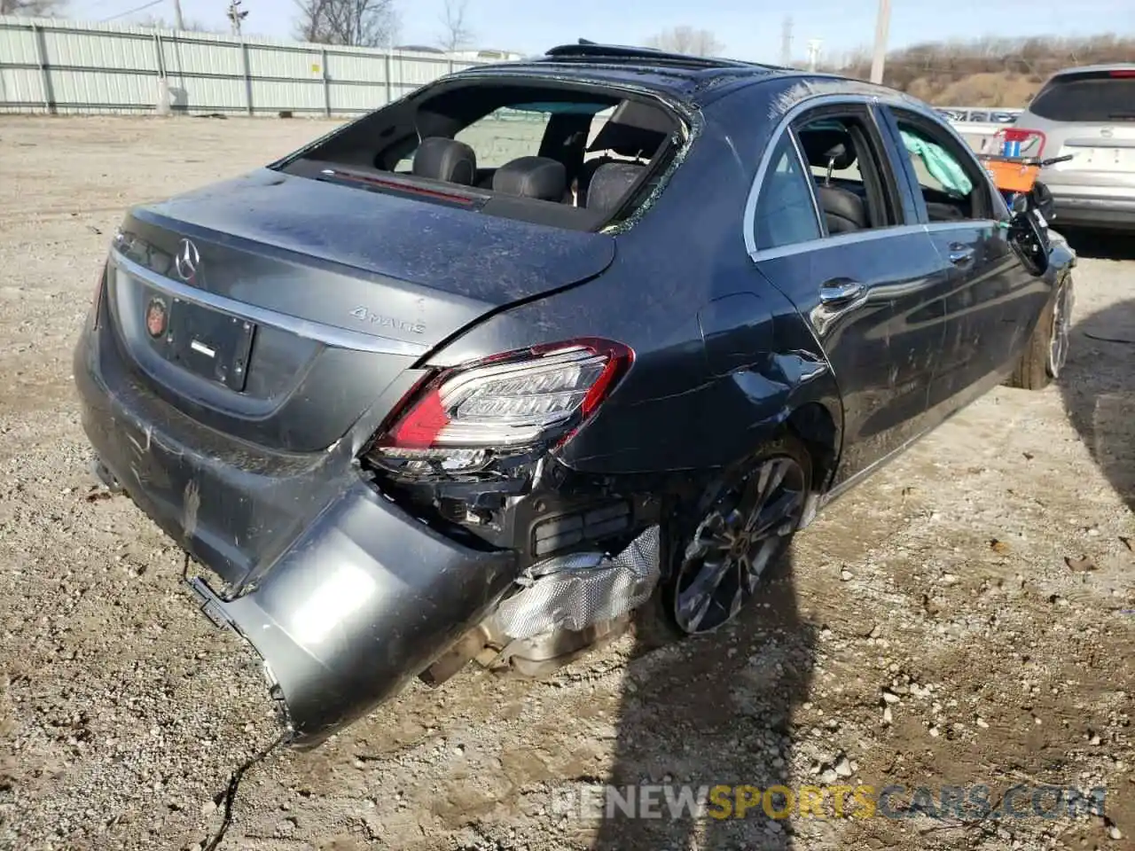 4 Photograph of a damaged car 55SWF8EB0KU303302 MERCEDES-BENZ C-CLASS 2019