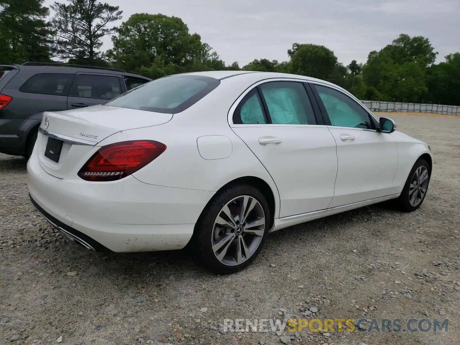 4 Photograph of a damaged car 55SWF8EB0KU307379 MERCEDES-BENZ C CLASS 2019