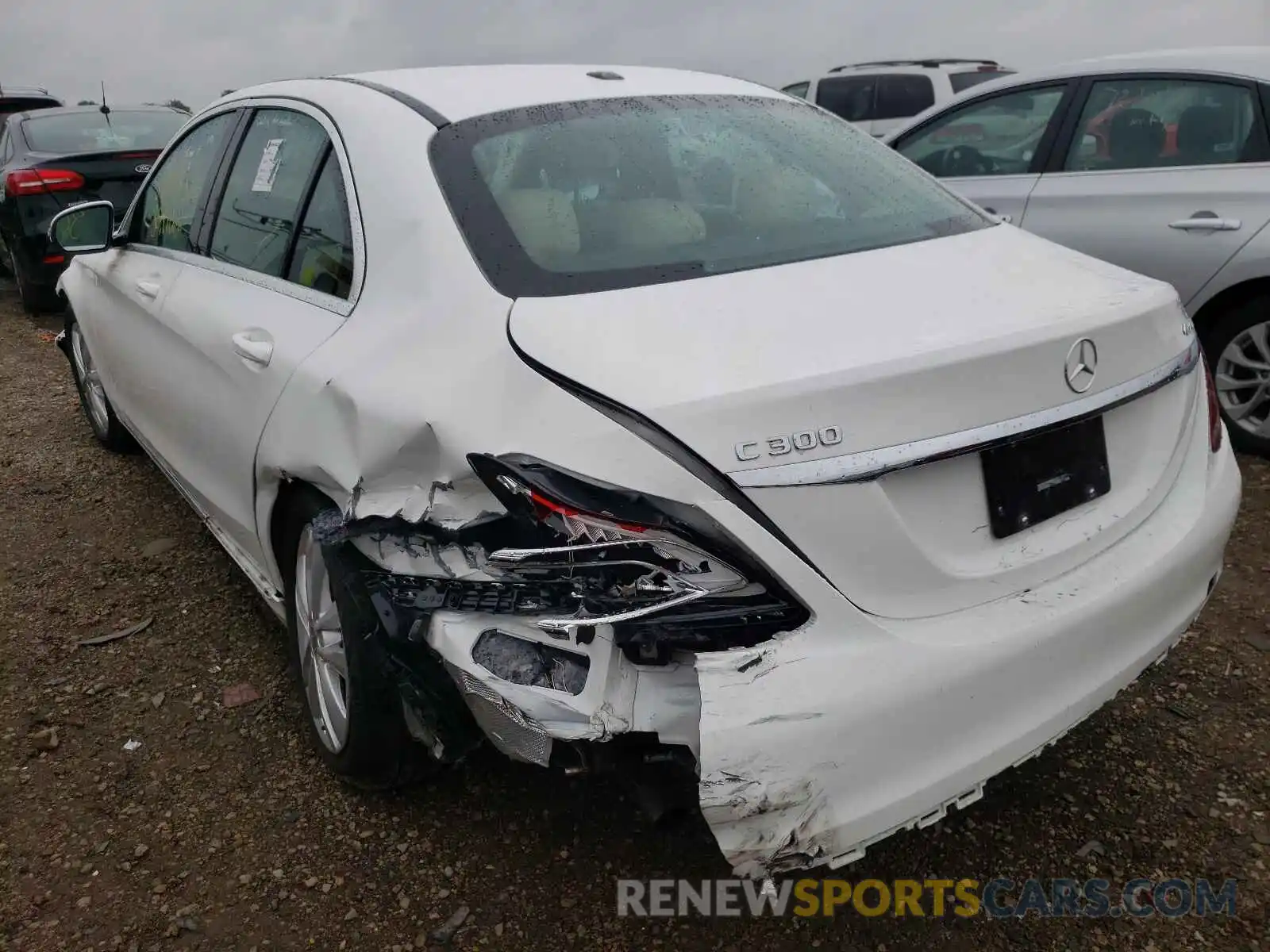 3 Photograph of a damaged car 55SWF8EB0KU315806 MERCEDES-BENZ C CLASS 2019