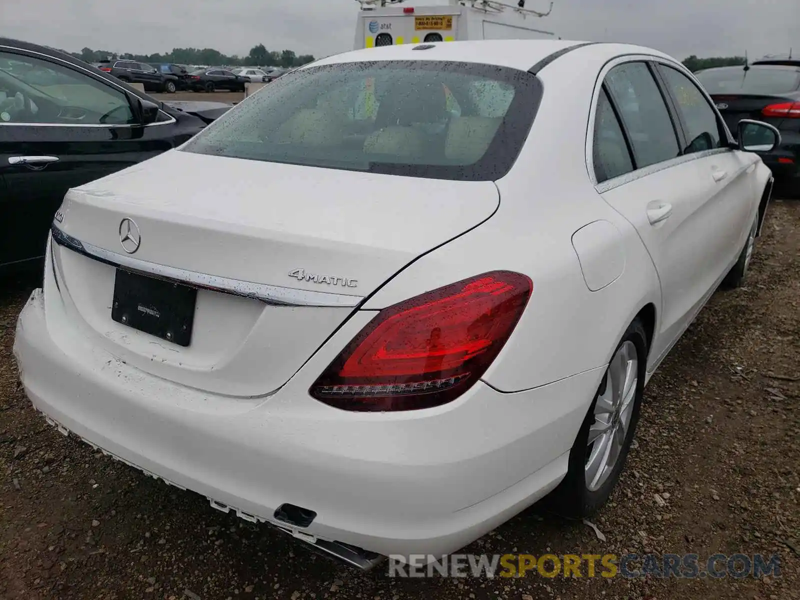 4 Photograph of a damaged car 55SWF8EB0KU315806 MERCEDES-BENZ C CLASS 2019