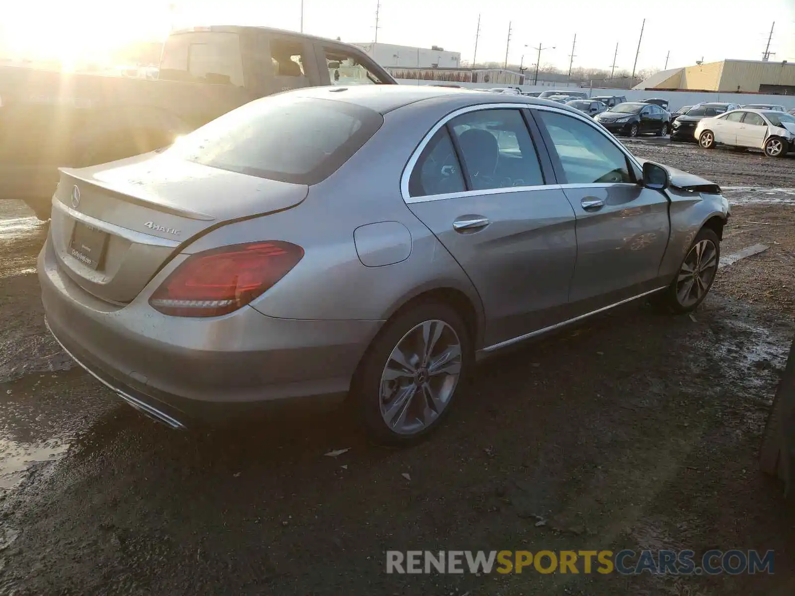 4 Photograph of a damaged car 55SWF8EB0KU317684 MERCEDES-BENZ C CLASS 2019