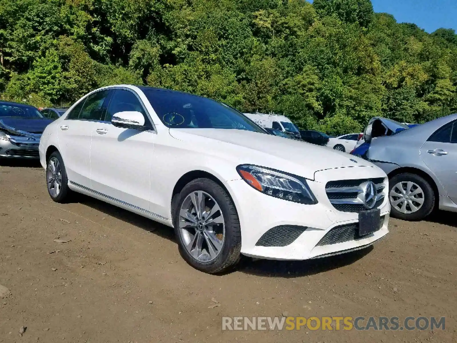 1 Photograph of a damaged car 55SWF8EB1KU288471 MERCEDES-BENZ C CLASS 2019