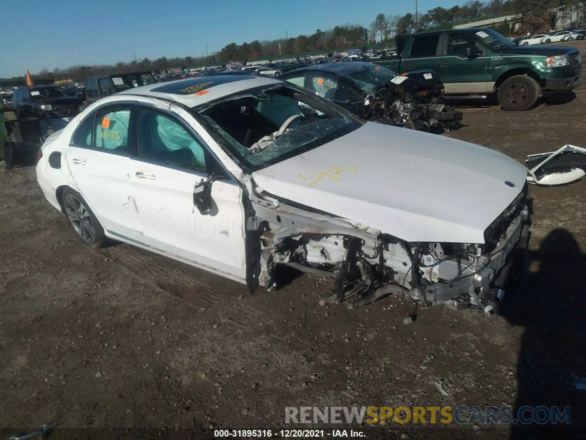 1 Photograph of a damaged car 55SWF8EB1KU291547 MERCEDES-BENZ C-CLASS 2019