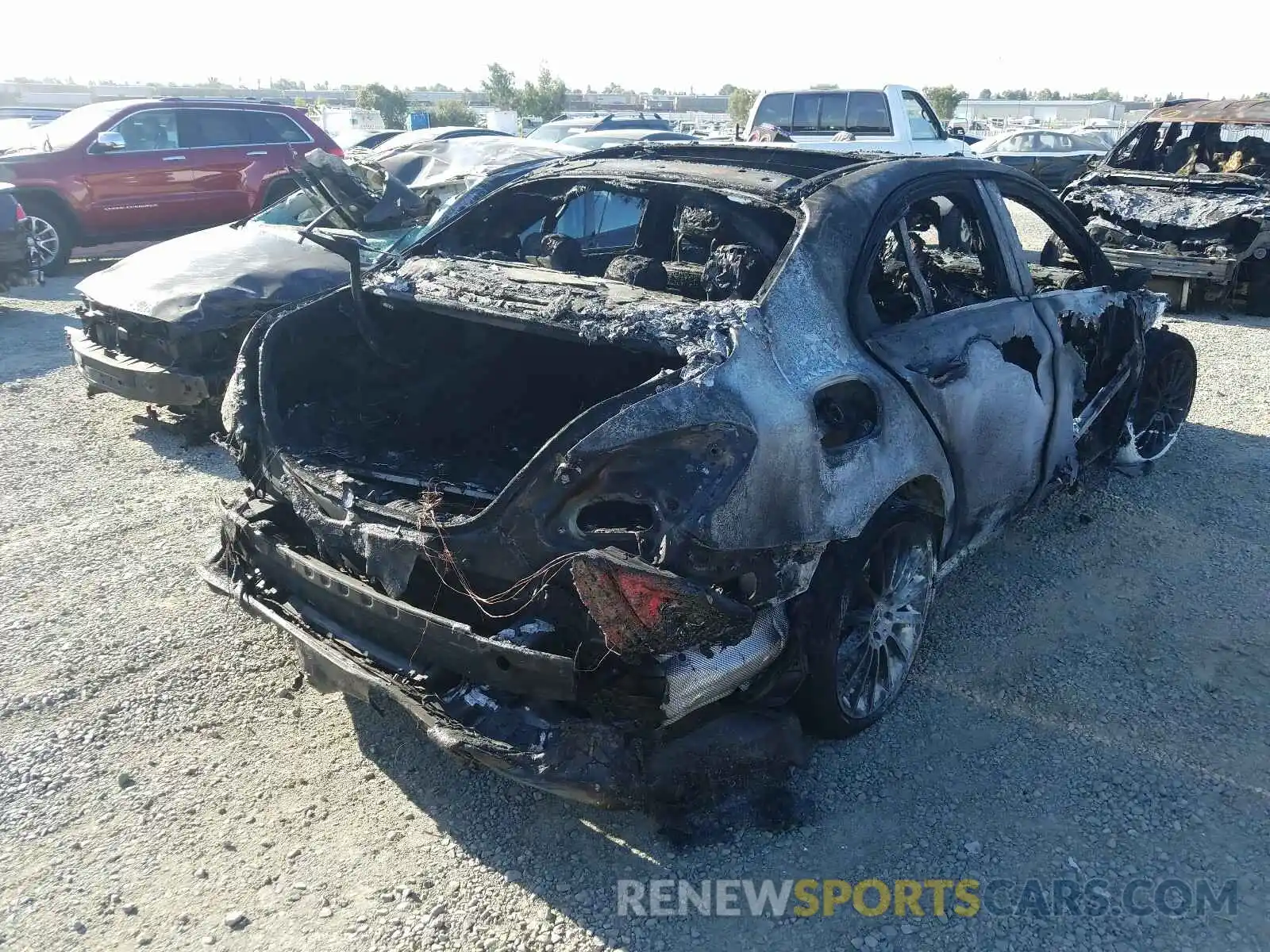 4 Photograph of a damaged car 55SWF8EB1KU305737 MERCEDES-BENZ C CLASS 2019