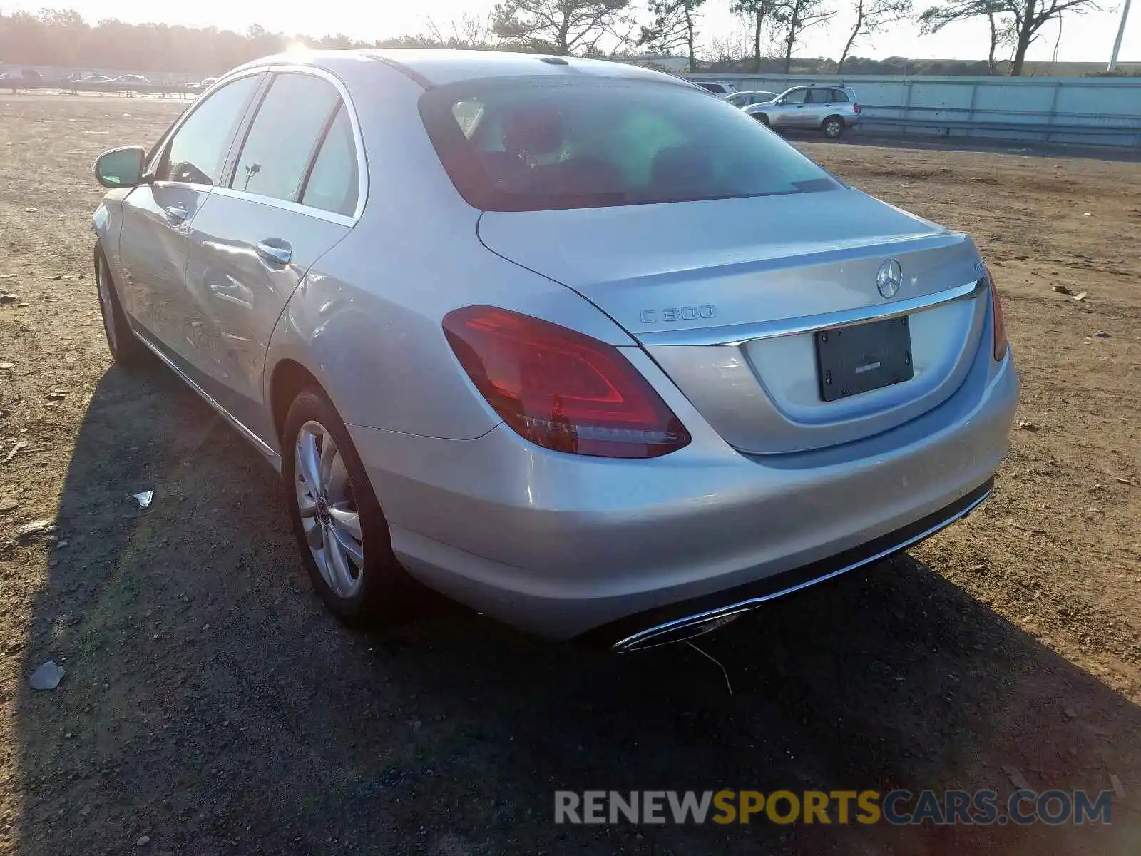 3 Photograph of a damaged car 55SWF8EB1KU319296 MERCEDES-BENZ C CLASS 2019