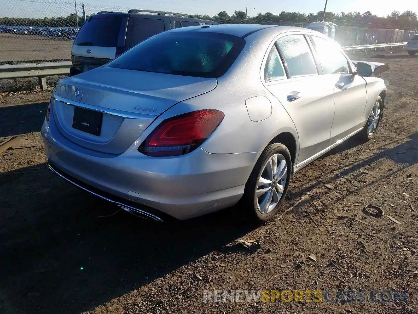 4 Photograph of a damaged car 55SWF8EB1KU319296 MERCEDES-BENZ C CLASS 2019