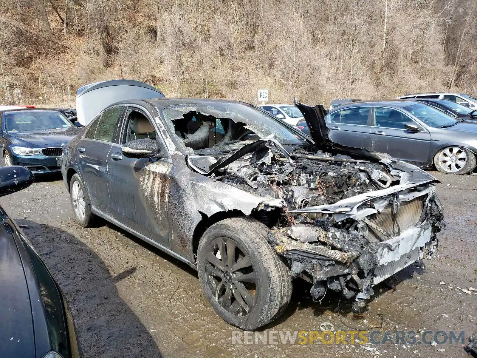 1 Photograph of a damaged car 55SWF8EB2KU292643 MERCEDES-BENZ C CLASS 2019