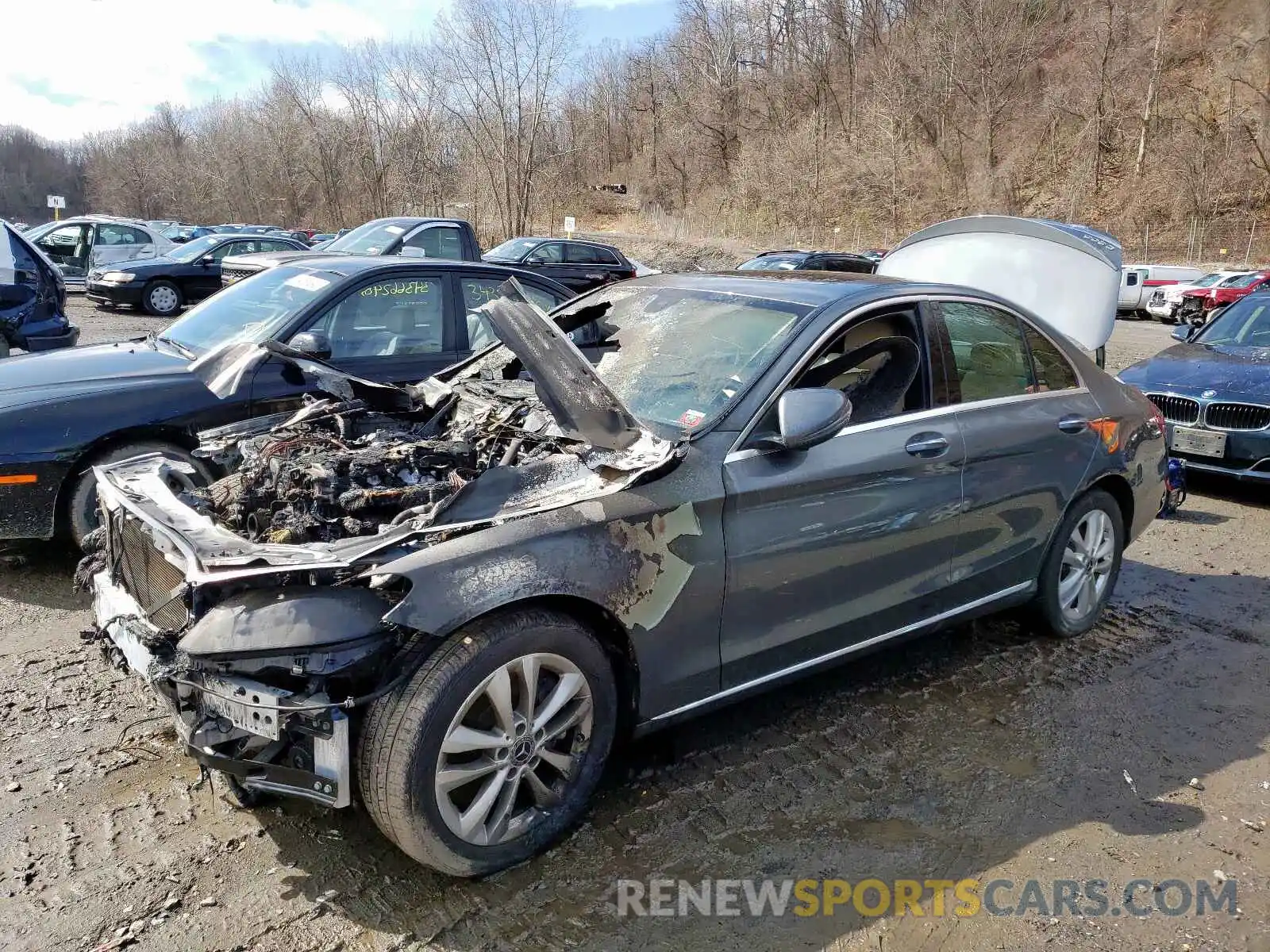 2 Photograph of a damaged car 55SWF8EB2KU292643 MERCEDES-BENZ C CLASS 2019